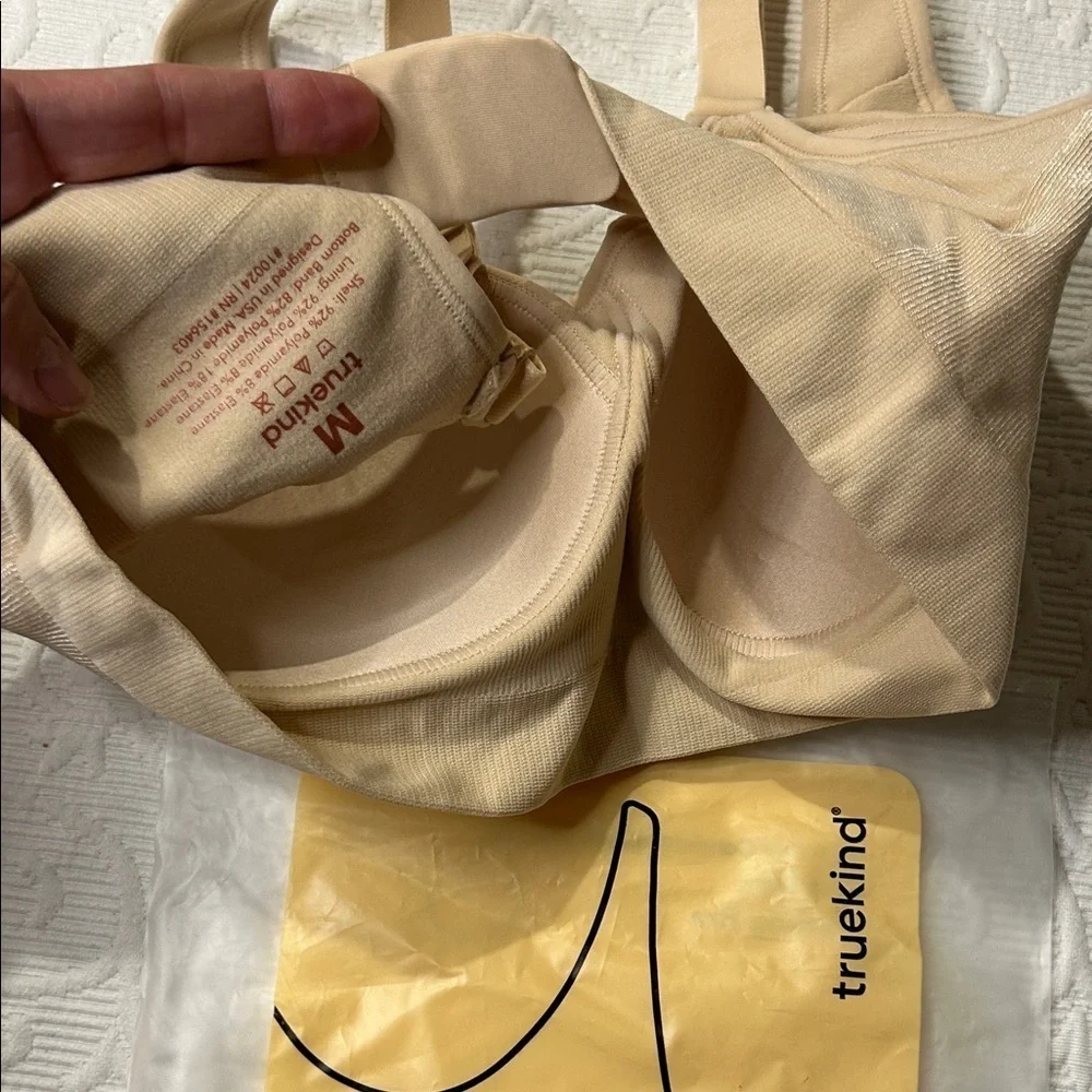 Truekind Everyday Straps Wireless Comfort Shaping Bra. Shapewear. NWT.